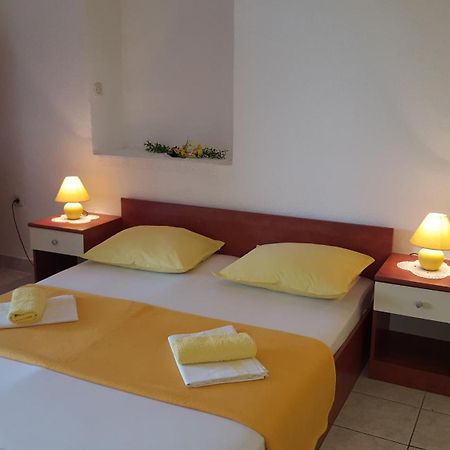 Apartments With A Parking Space Gradac, Makarska - 11332 Gradac  Bilik gambar