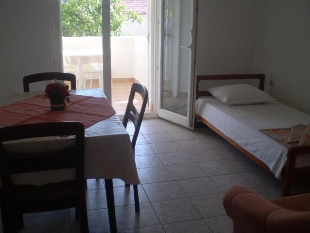 Apartments With A Parking Space Gradac, Makarska - 11332 Gradac  Bilik gambar