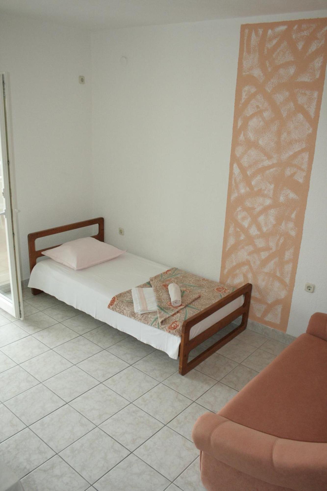 Apartments With A Parking Space Gradac, Makarska - 11332 Gradac  Bilik gambar