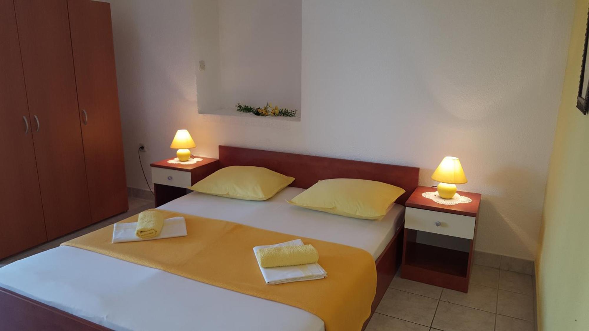 Apartments With A Parking Space Gradac, Makarska - 11332 Gradac  Bilik gambar
