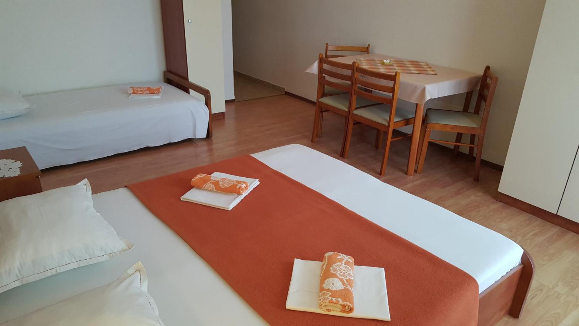Apartments With A Parking Space Gradac, Makarska - 11332 Gradac  Bilik gambar